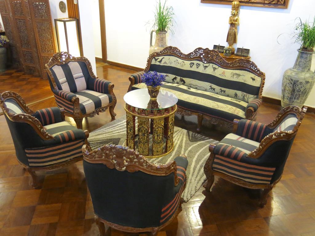 Classique Inn Yangon Exterior photo