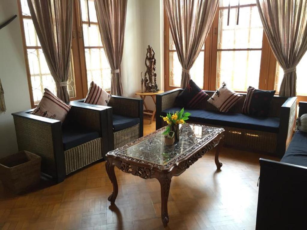 Classique Inn Yangon Exterior photo