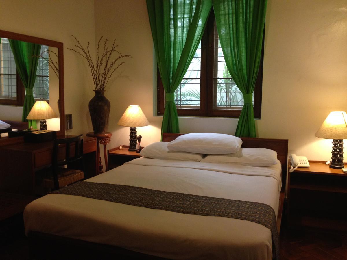 Classique Inn Yangon Exterior photo