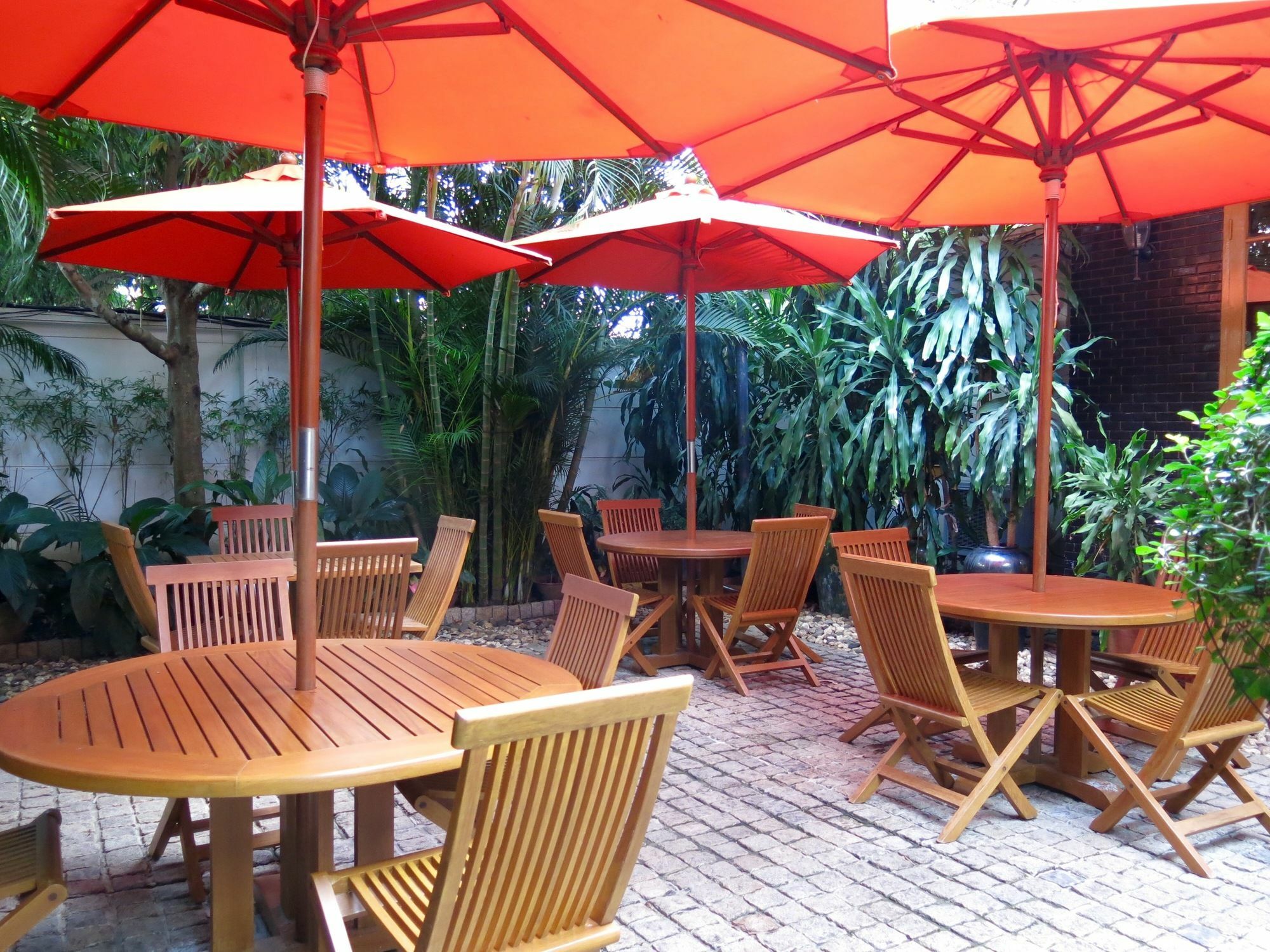 Classique Inn Yangon Exterior photo